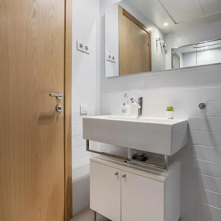 Flateli Navas 2-2 Apartman Barcelona